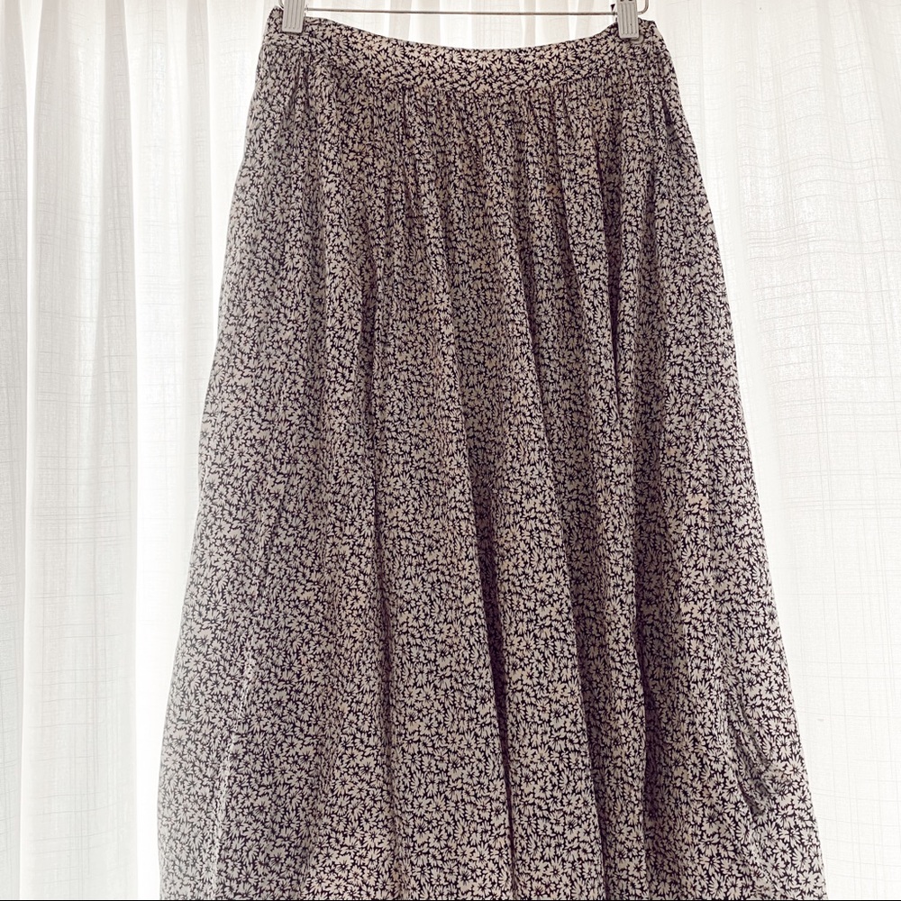 VINTAGE ditsy floral silk wrap midi skirt - Picture 5 of 8